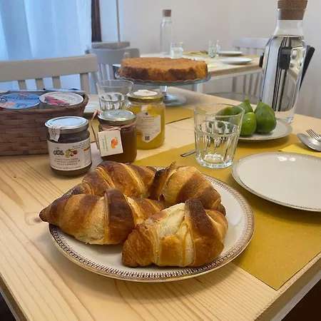 Bed & Breakfast Civico 99 *