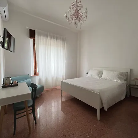 Civico 99 Bed and Breakfast Ραβένα